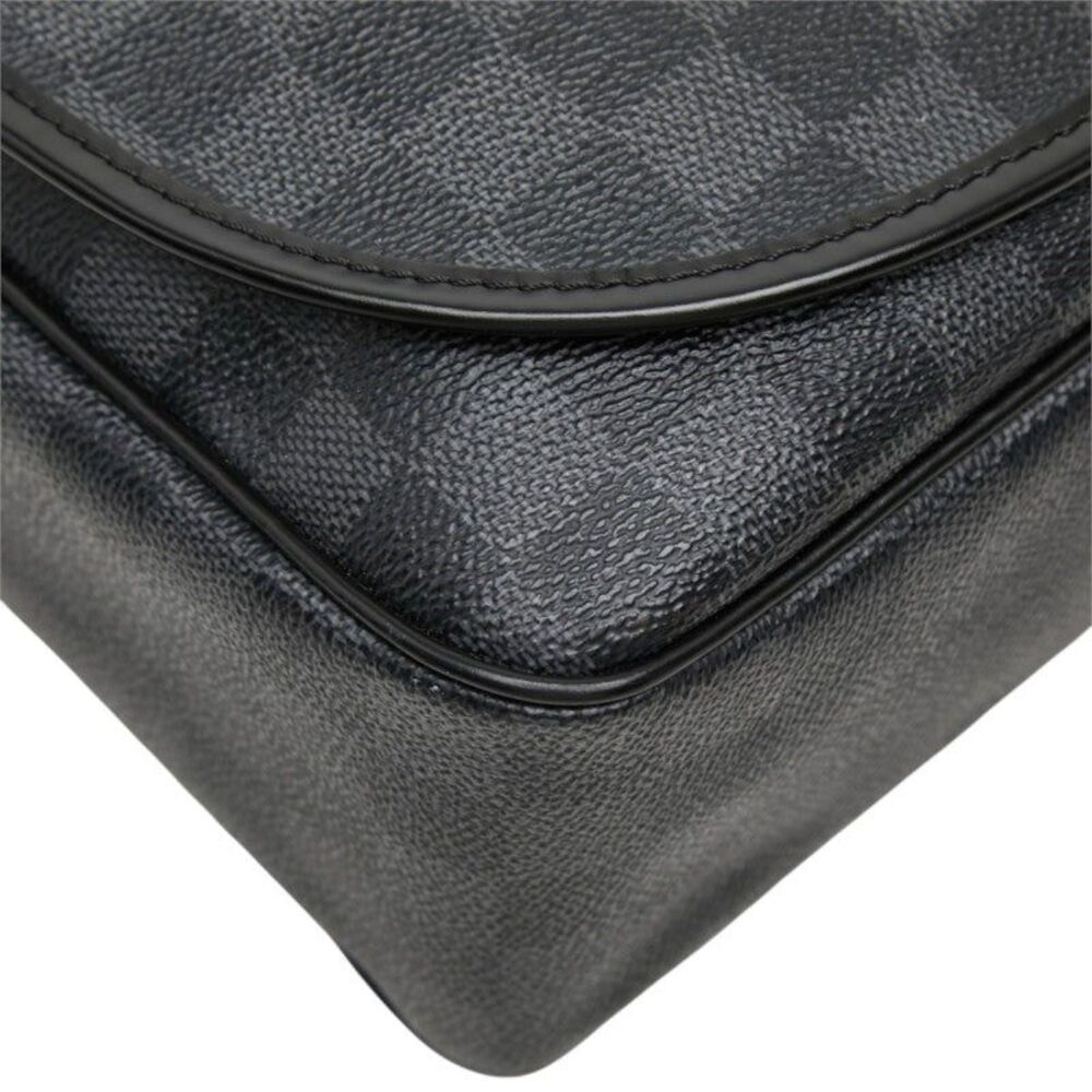 Louis Vuitton Damier Graphite Daniel GM Messenger Bag - Picture 6 of 10
